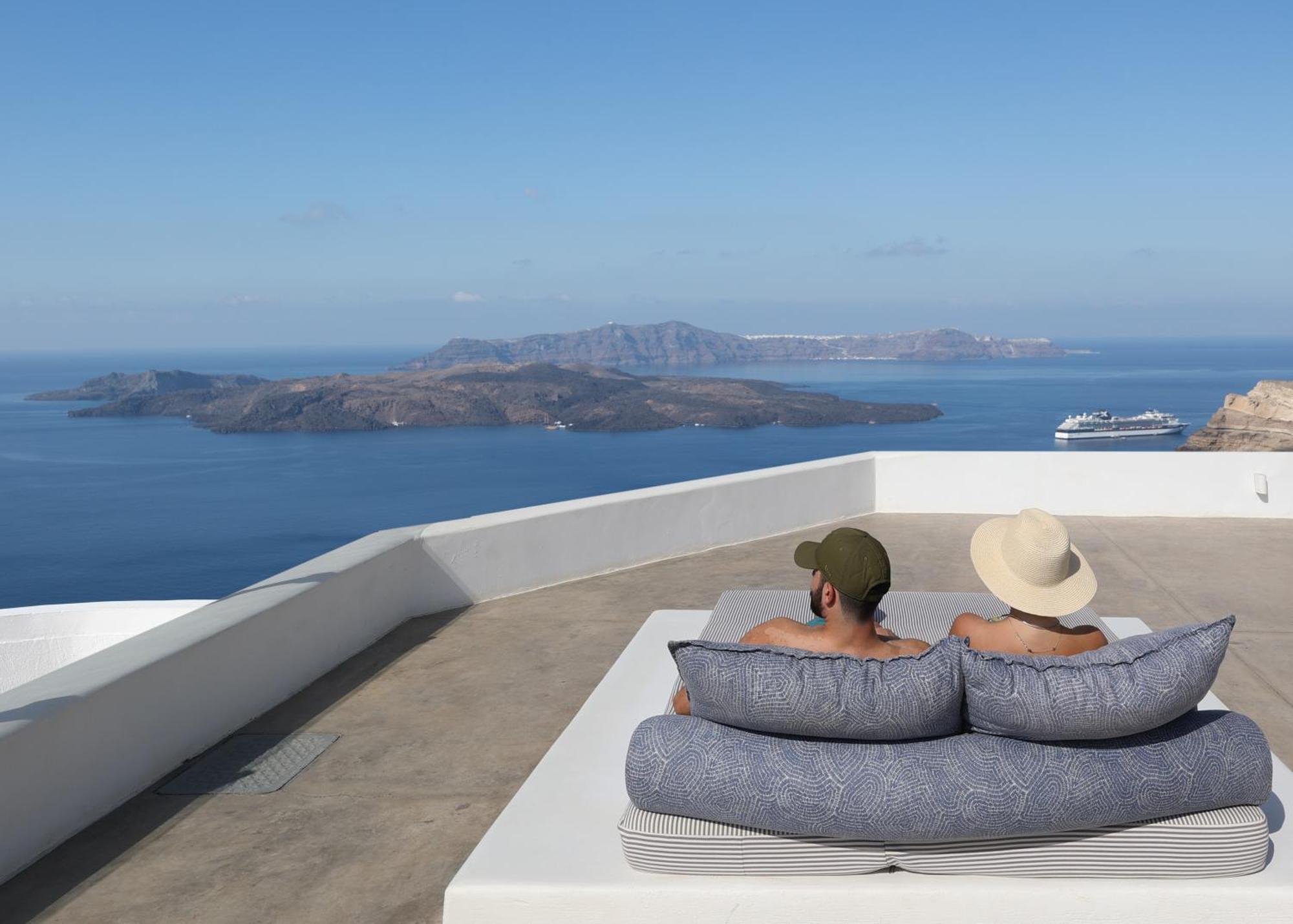 Amity Suites - Adults Only Fira  Bagian luar foto